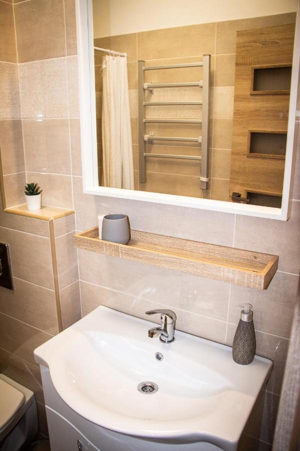 Loli Apartman Miskolc Exterior foto